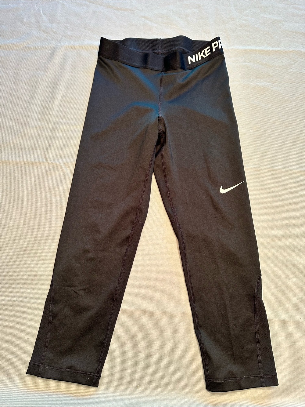 Nike Pro Dri-Fit women’s ' Black Performance Capri Leggings